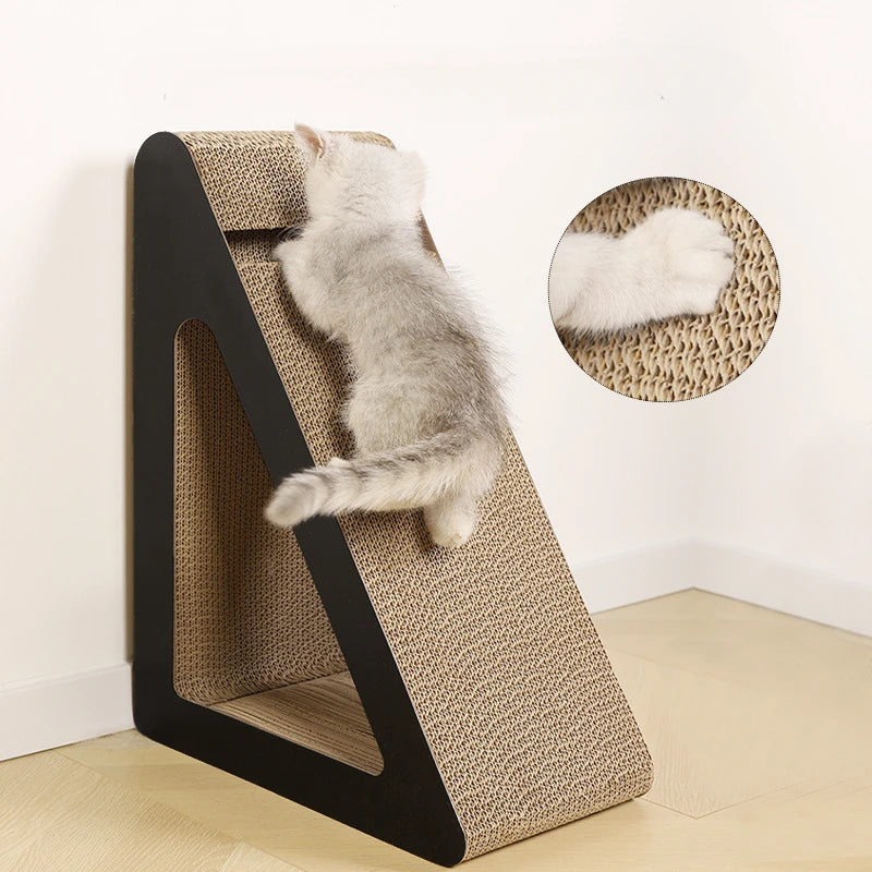Griffoir Chat Triangulaire En Carton Avec Balle